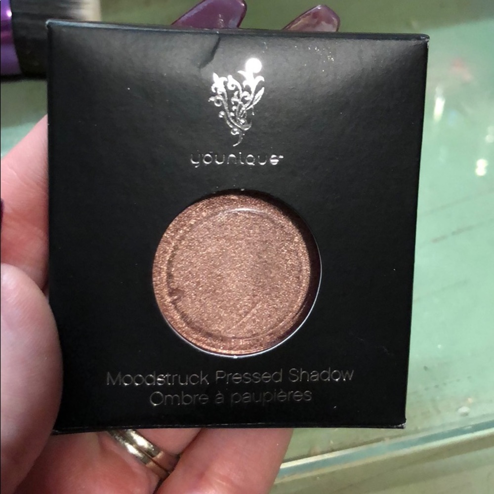 Younique moodstruck shadow in slick